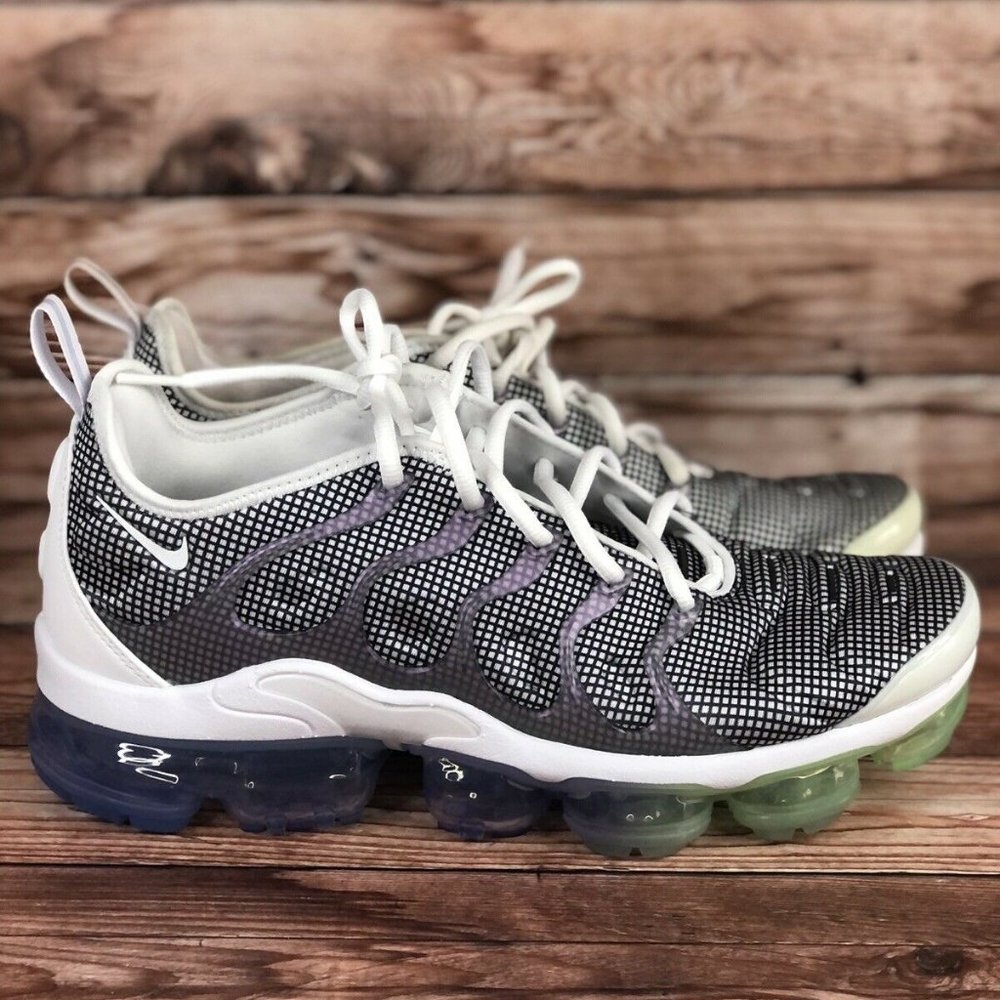 Nike Air Vapormax Plus Grid Pattern Y2K Mens Size 9 Shoes White 924453 105
